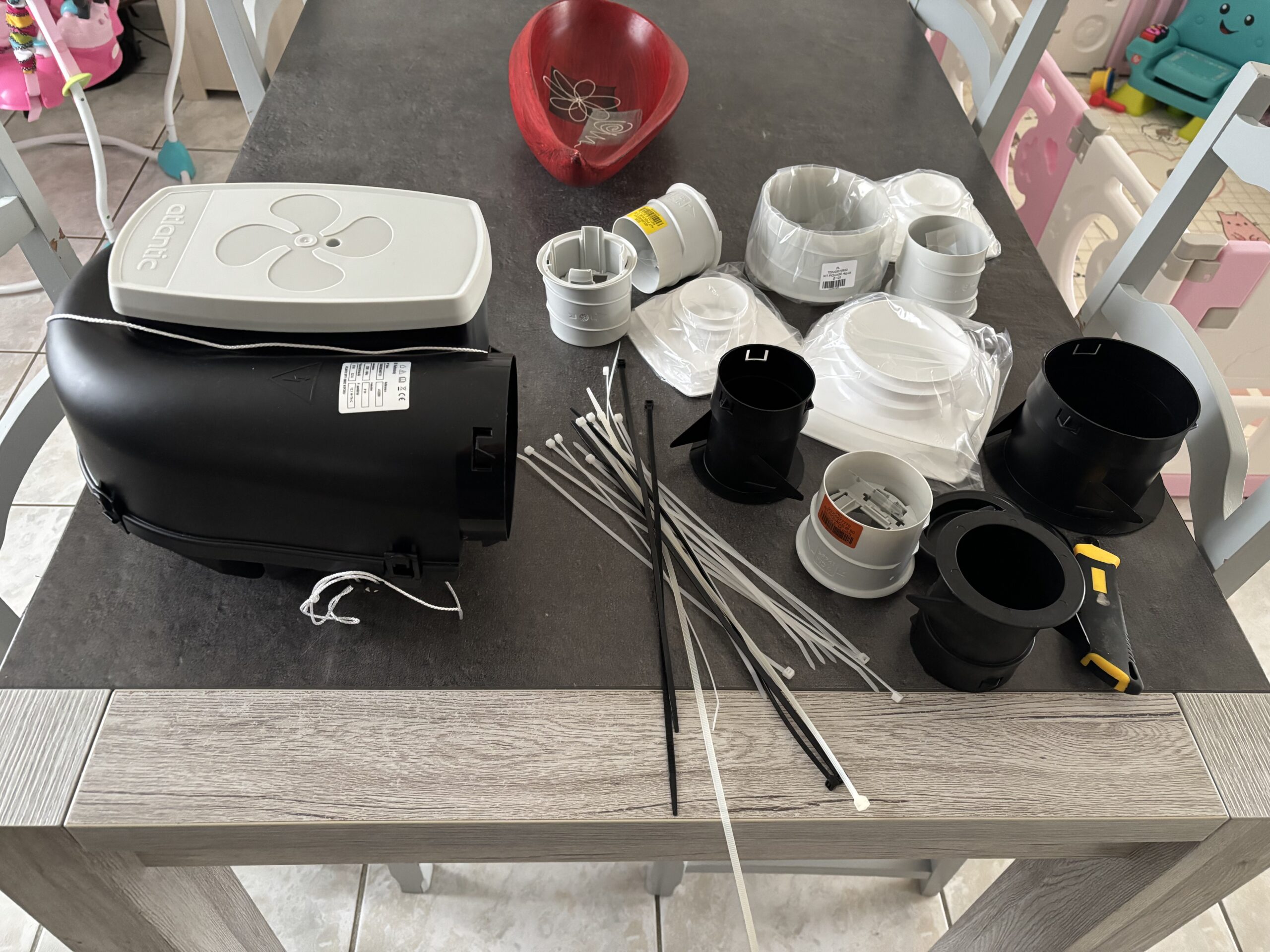 Bouche d'extraction VMC installée au plafond