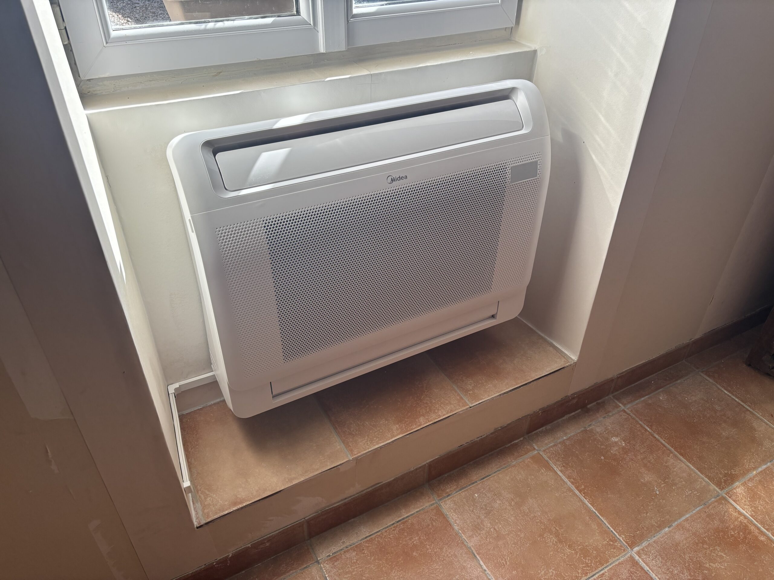 Console Midea Rouillac