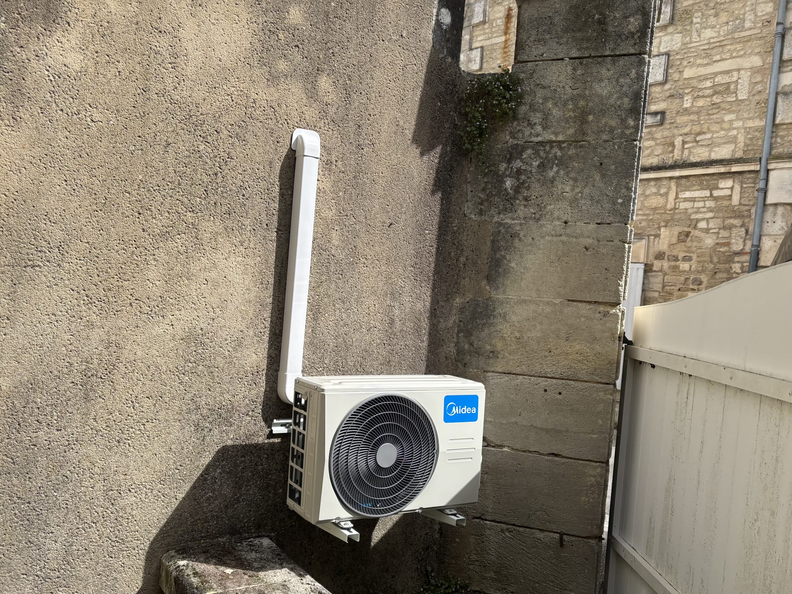 Groupe extérieur après installation