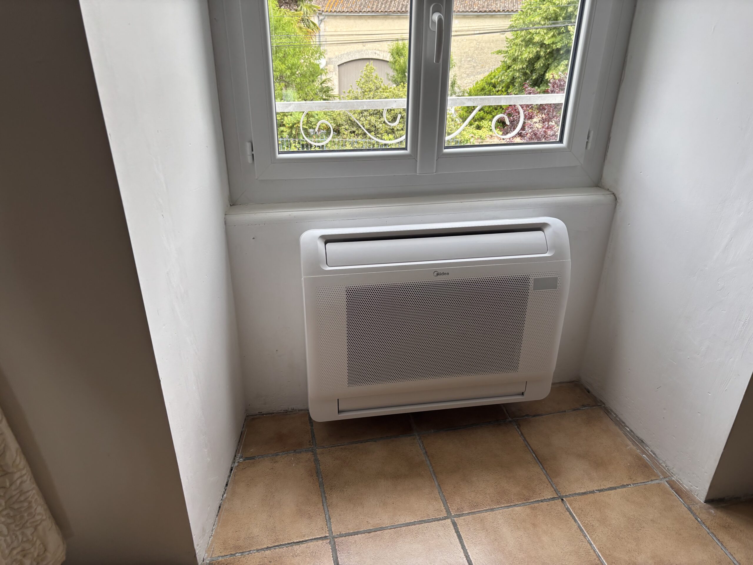 Console Midea La Chapelle