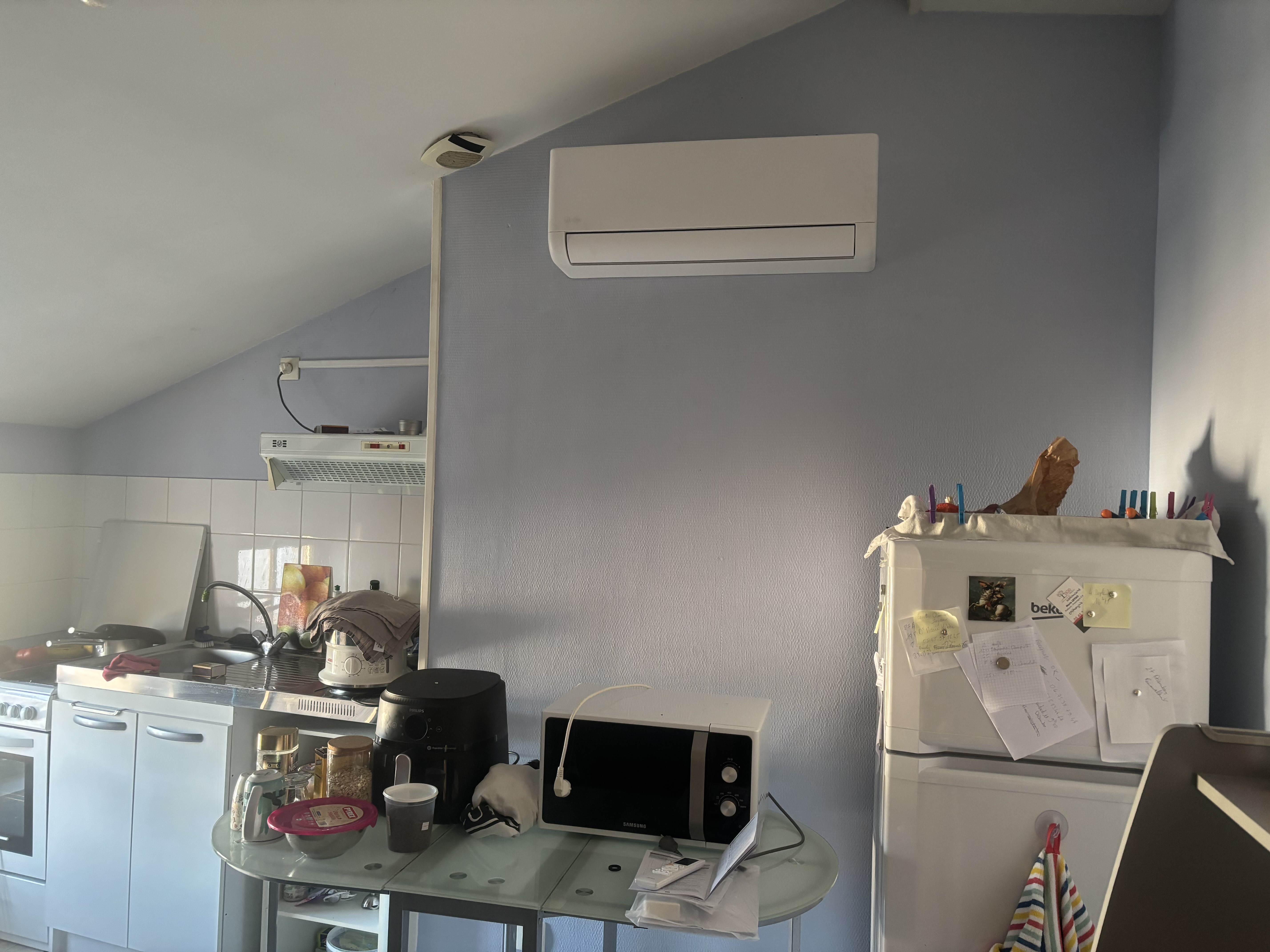 Split Midea installé dans un appartement à Jarnac