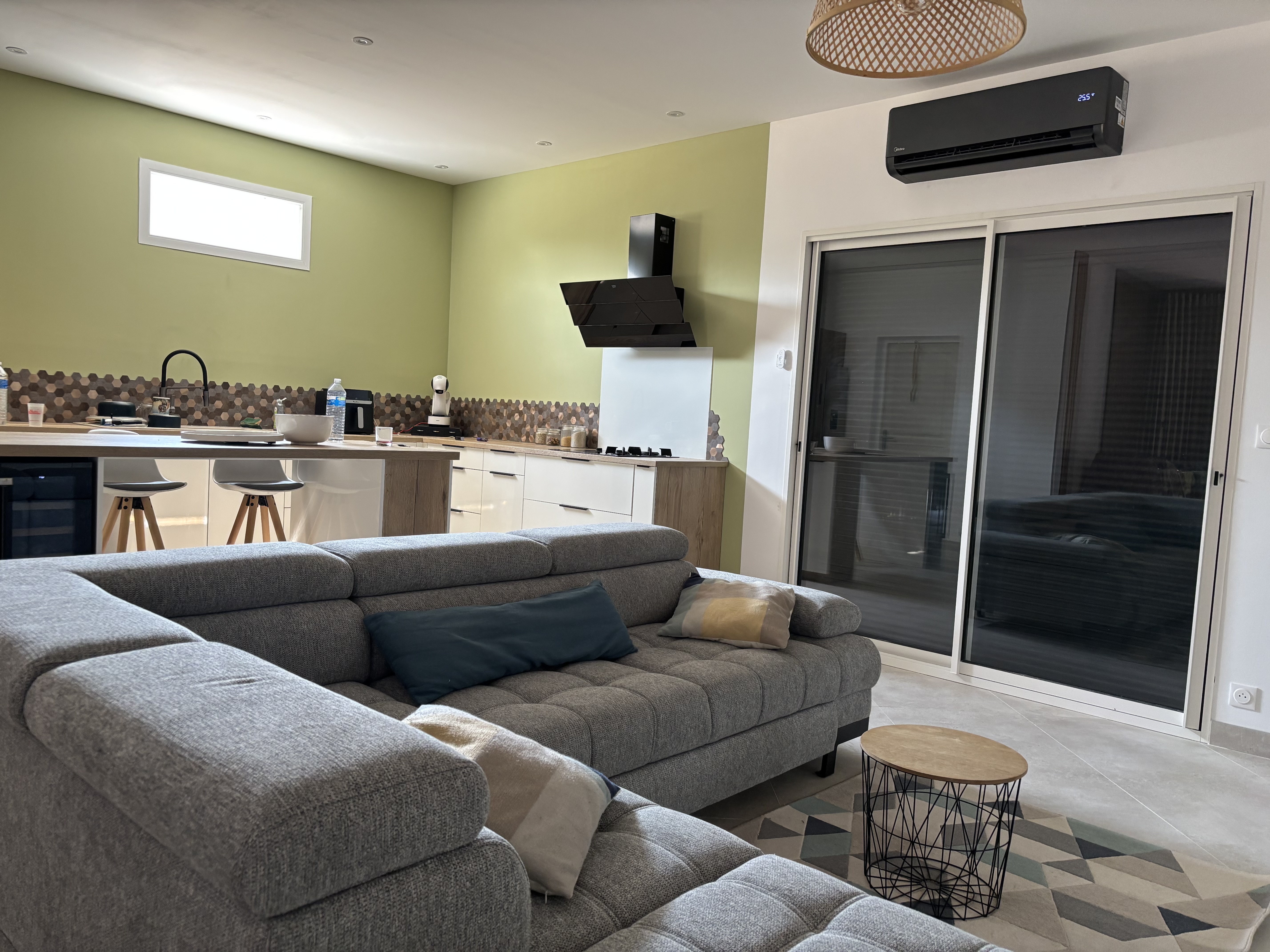 Groupe extérieur Midea à Voulgézac