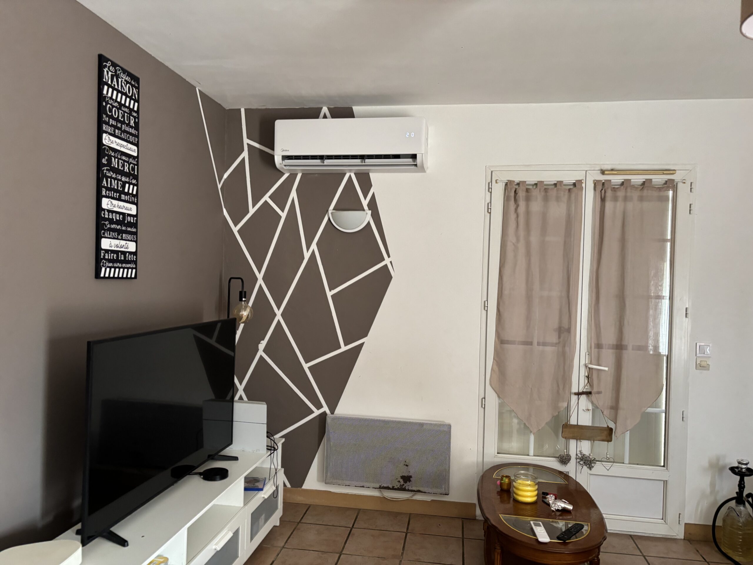 Climatisation Midea dans un salon