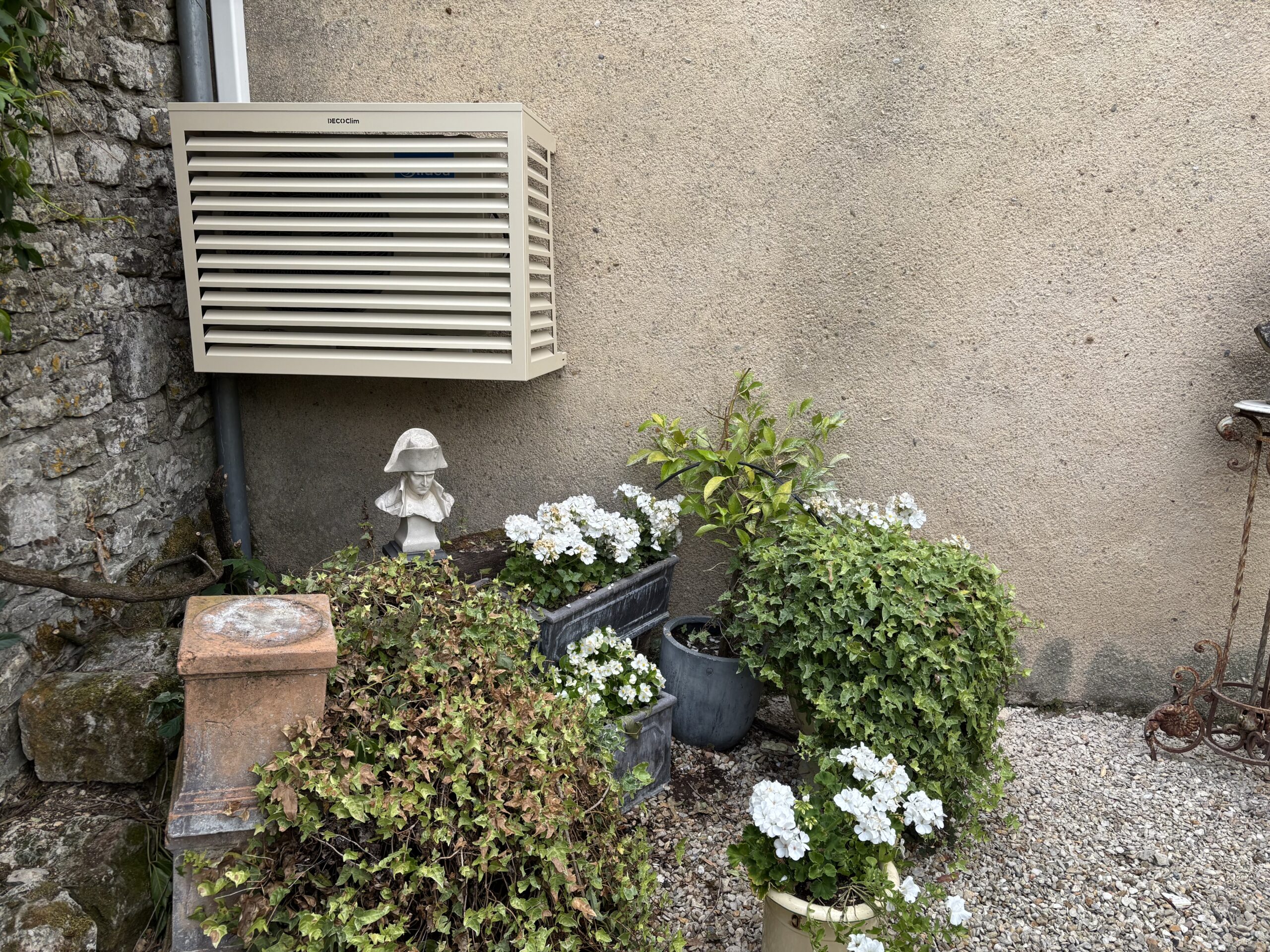 Vue extérieure cache clim