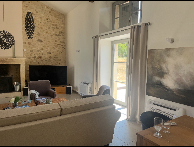Salon avec console Midea