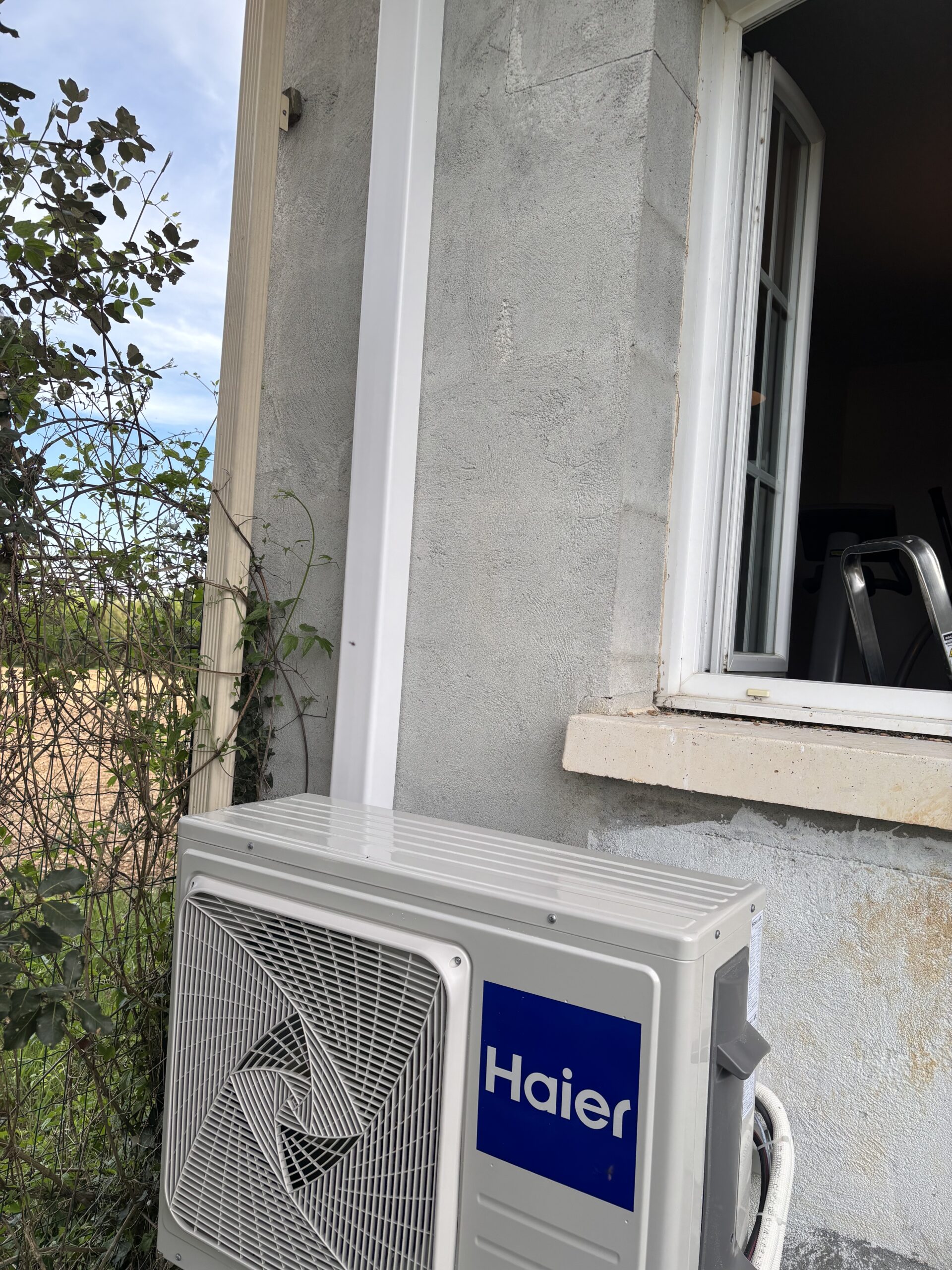 Vue extérieure du groupe Haier chauffe-eau thermodynamique